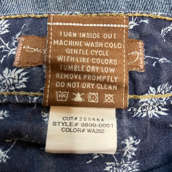 Paige Skyline Ankle Peg Slightly Distressed Blue Denim Jeans Size 27 - Picture 11 of 13